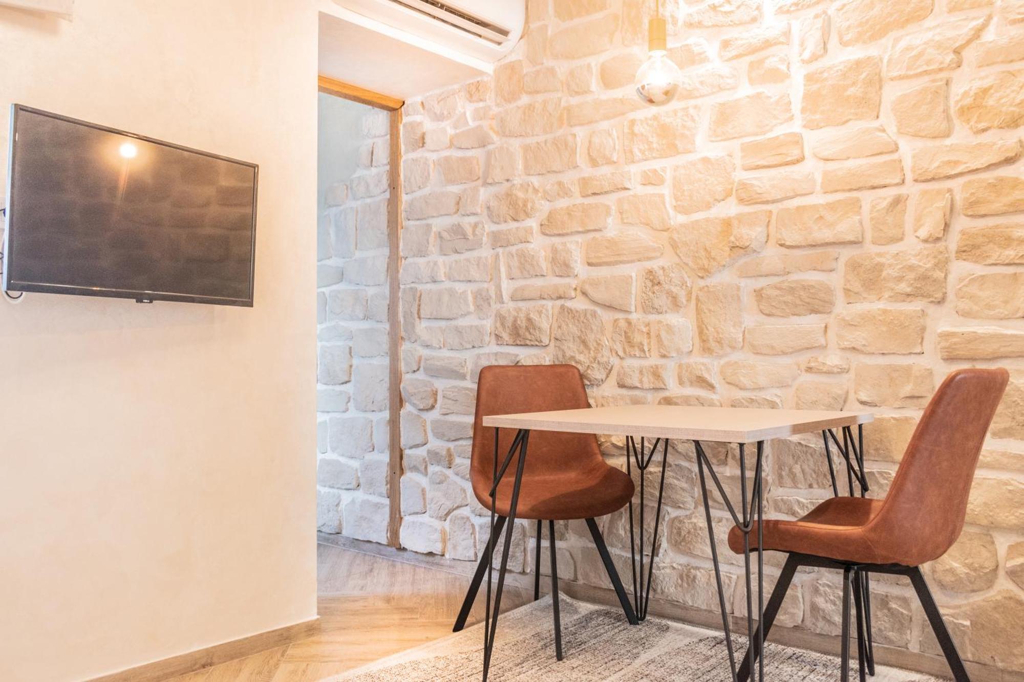 L&B Amphitheater Apartments Пула Екстериор снимка
