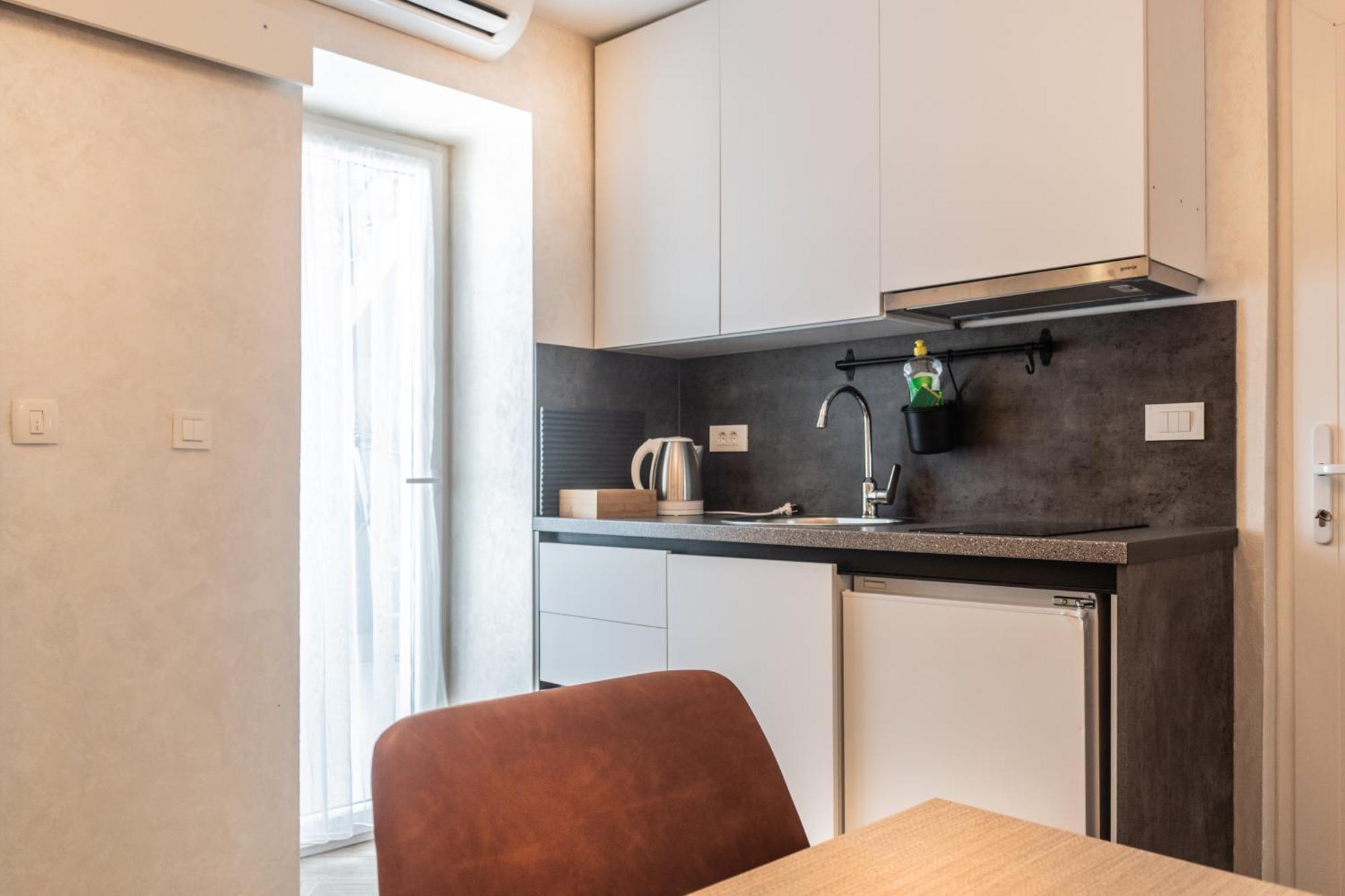 L&B Amphitheater Apartments Пула Екстериор снимка