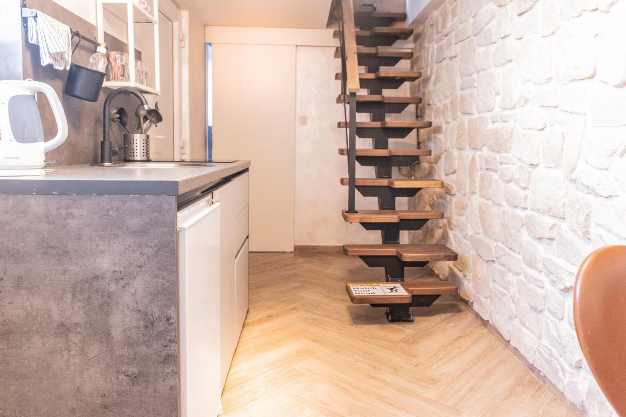 L&B Amphitheater Apartments Пула Екстериор снимка